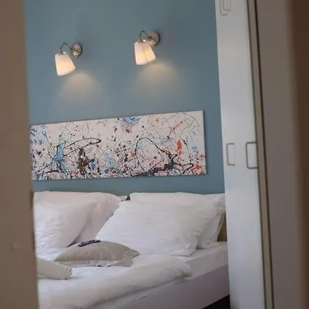 Charming One-bedroom Apartment, Old Town Located