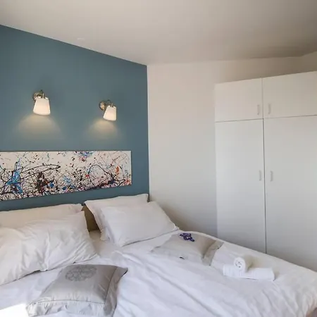 Apartment Charming One-bedroom Apartment, Old Town Located Makarska